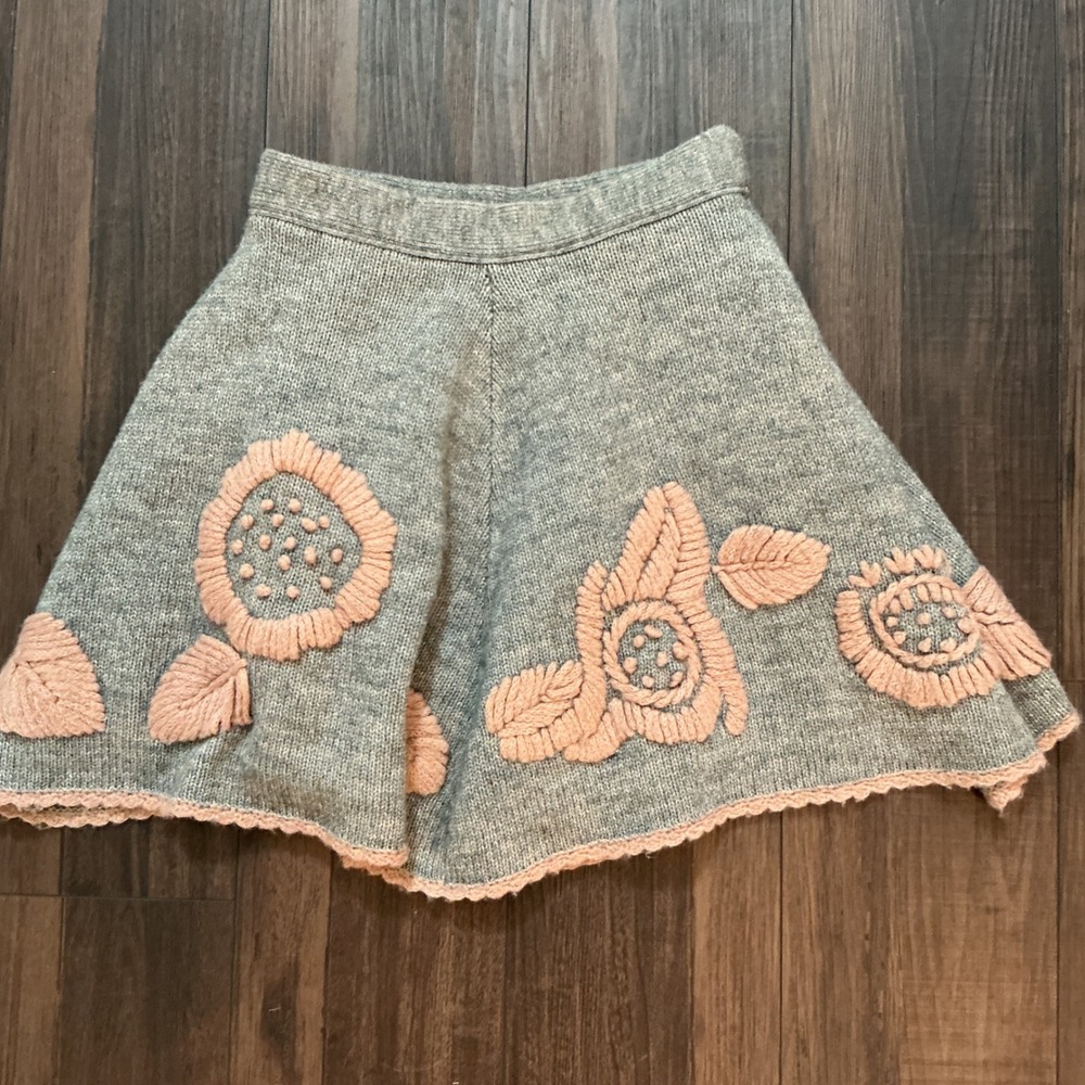 YA-DA Knit Skirt Small Gray Pink Floral Embroidered Wool Blend Boho Mini Skirt